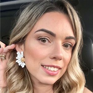 Meet your Posher, Carolina